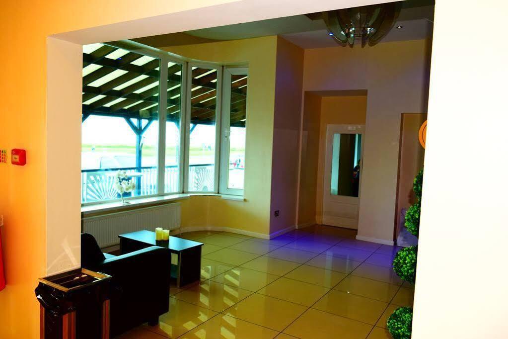 Skye Oceans Hotel Блекпул Екстериор снимка